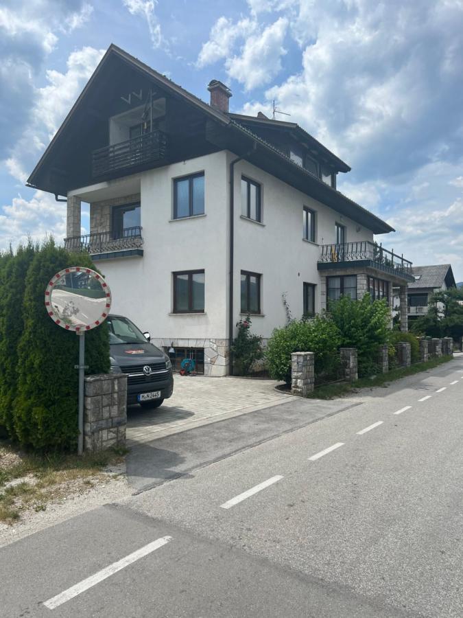 Apartmaji Iva *